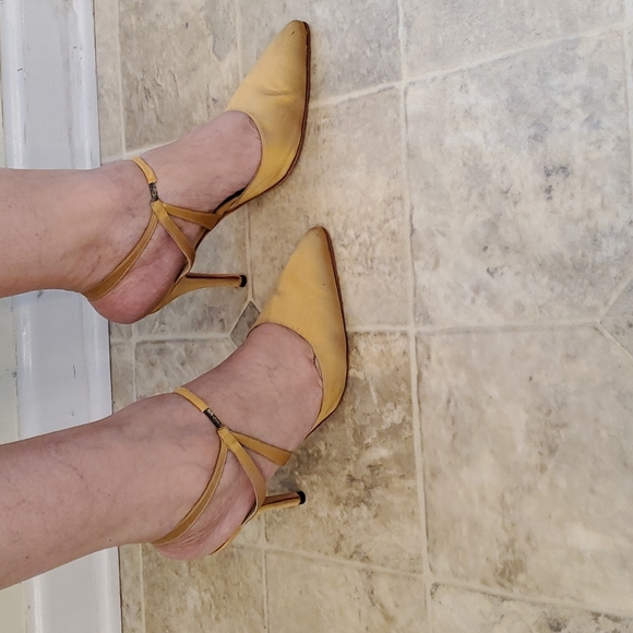 Authentic Manolo Blahnik Satin Heels 👠 - Picture 14 of 16